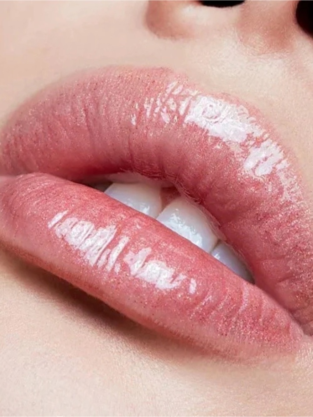 MAC Lustreglass Sheer-Shine Lipstick 343 All Things Magical